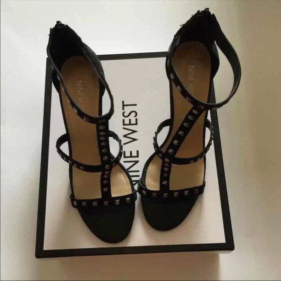 NWT NINE WEST STUDDED HEELS - size 8.5. - Picture 2 of 4